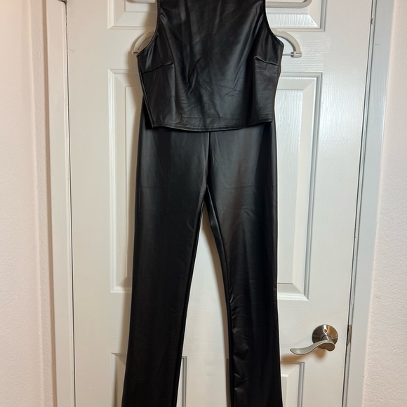 Fashion Nova Pants - Fashion Nova leggings and top‎ set black color Size Medium